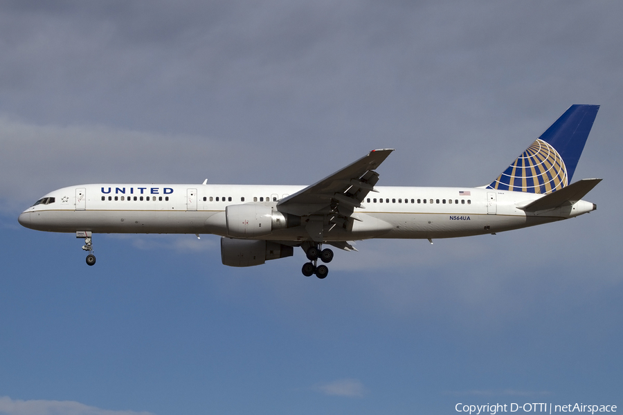 United Airlines Boeing 757-222 (N564UA) | Photo 428373