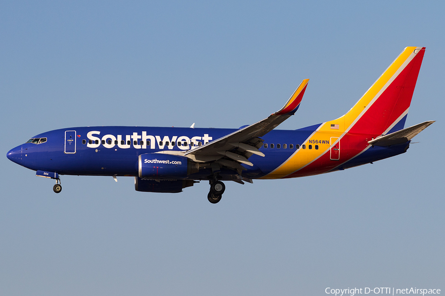 Southwest Airlines Boeing 737-73V (N564WN) | Photo 144344