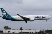 Alaska Airlines Boeing 737-890 (N566AS) at  Miami - International, United States