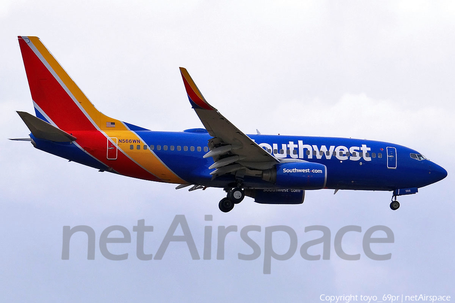 Southwest Airlines Boeing 737-7CT (N566WN) | Photo 76084