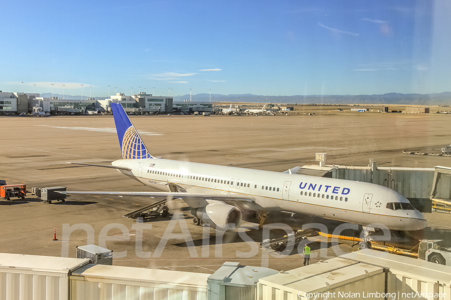 United Airlines Boeing 757-222 (N567UA) | Photo 470175