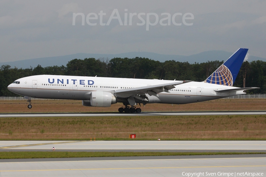 United Airlines Boeing 777-224(ER) (N57016) | Photo 28530