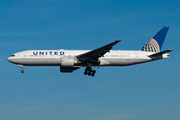 United Airlines Boeing 777-224(ER) (N57016) at  London - Heathrow, United Kingdom