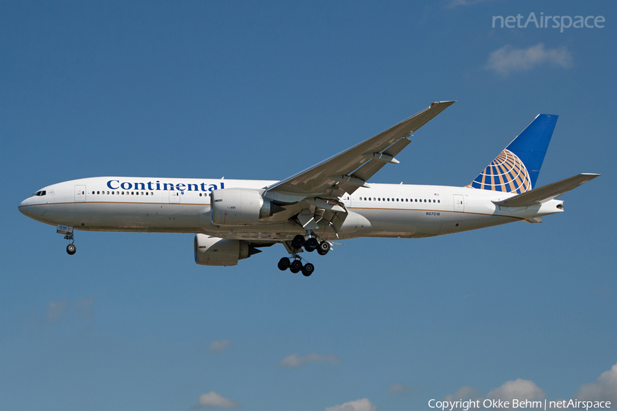 United Airlines Boeing 777-224(ER) (N57016) | Photo 41814