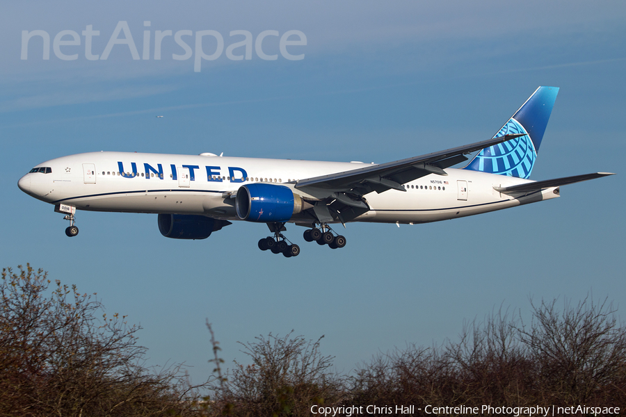 United Airlines Boeing 777-224(ER) (N57016) | Photo 657075