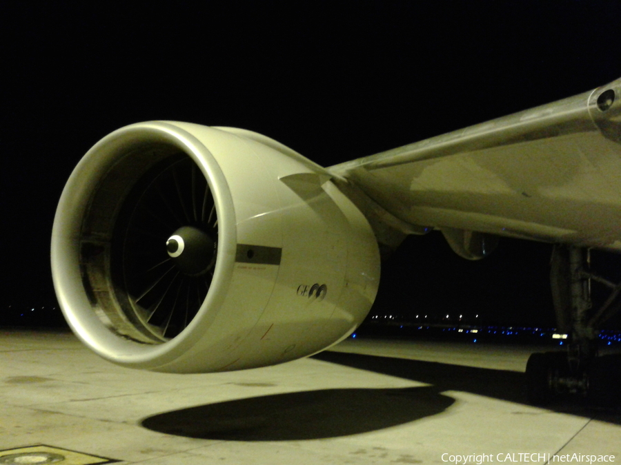 United Airlines Boeing 777-224(ER) (N57016) | Photo 20970
