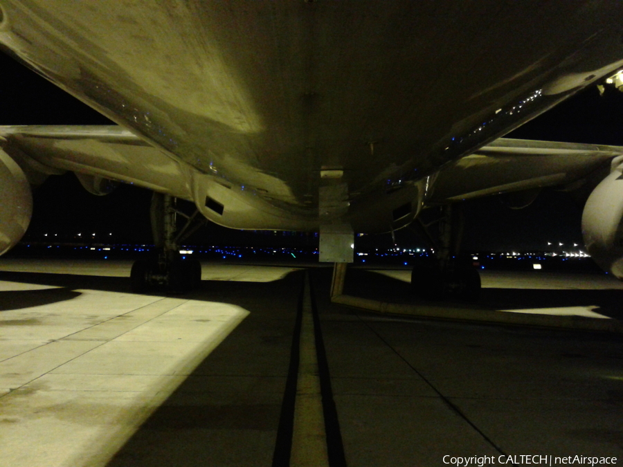 United Airlines Boeing 777-224(ER) (N57016) | Photo 20975