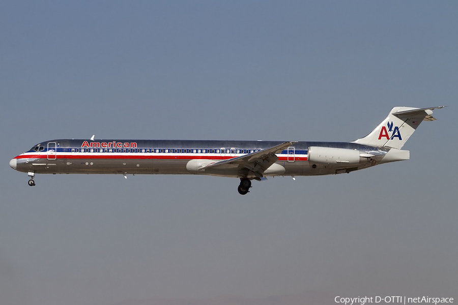 American Airlines McDonnell Douglas MD-83 (N570AA) | Photo 463092