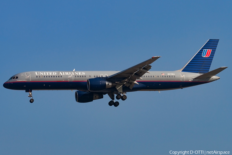 United Airlines Boeing 757-222 (N570UA) | Photo 182948