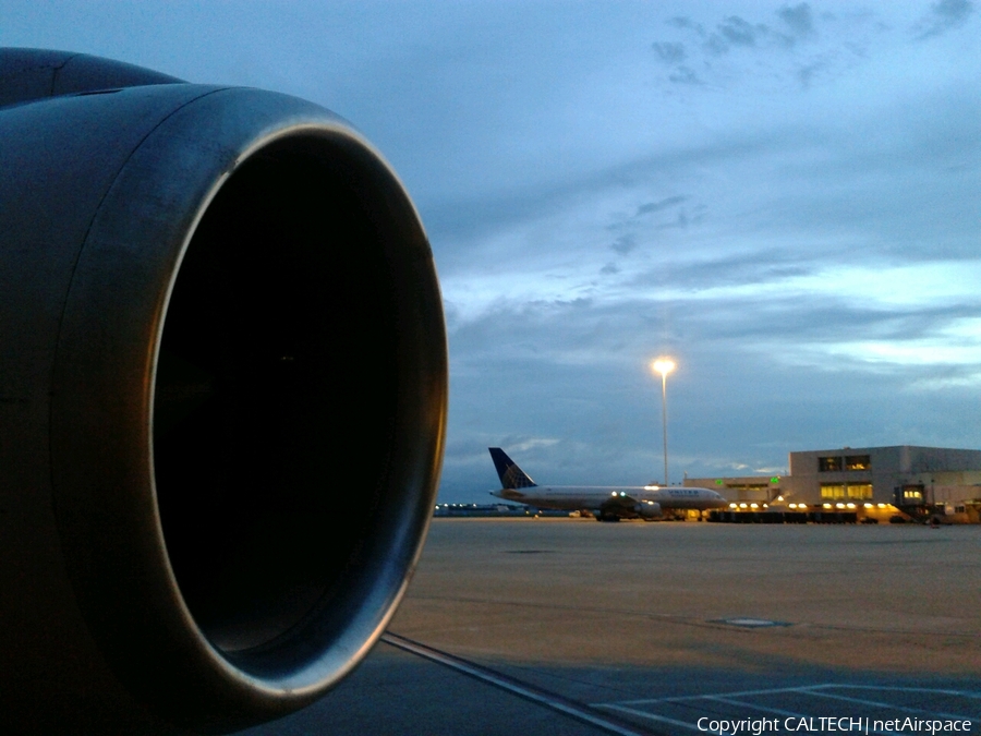 United Airlines Boeing 757-222 (N570UA) | Photo 10209