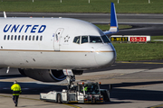 United Airlines Boeing 757-224 (N57111) at  Hamburg - Fuhlsbuettel (Helmut Schmidt), Germany