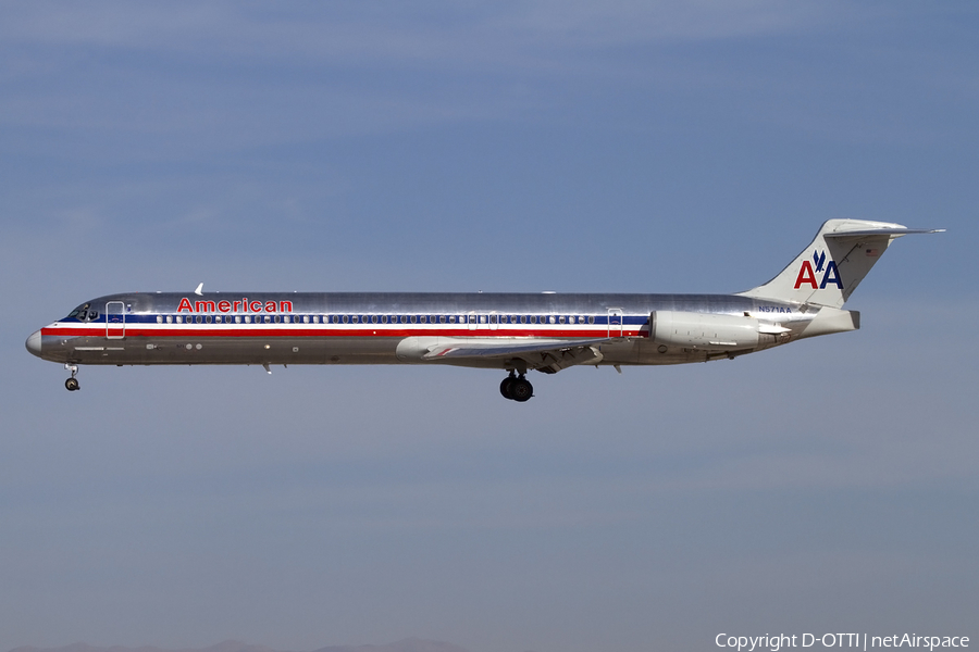 American Airlines McDonnell Douglas MD-83 (N571AA) | Photo 425431