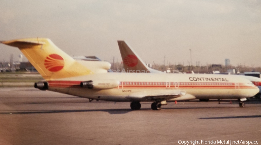 Continental Airlines Boeing 727-243 (N571PE) | Photo 590519