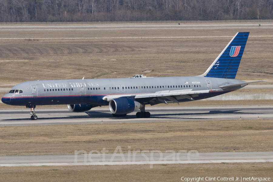 United Airlines Boeing 757-222 (N572UA) | Photo 40771