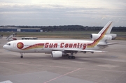 Sun Country Airlines McDonnell Douglas DC-10-10 (N573SC) at  Dusseldorf - International, Germany