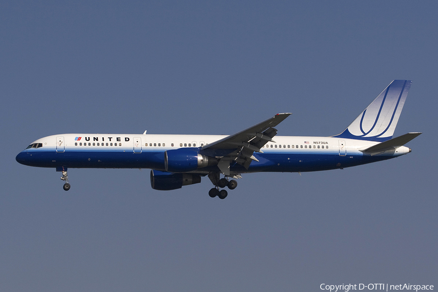 United Airlines Boeing 757-222 (N573UA) | Photo 279408