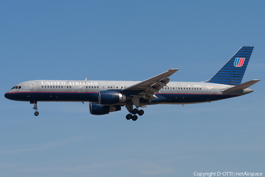 United Airlines Boeing 757-222 (N573UA) | Photo 185981
