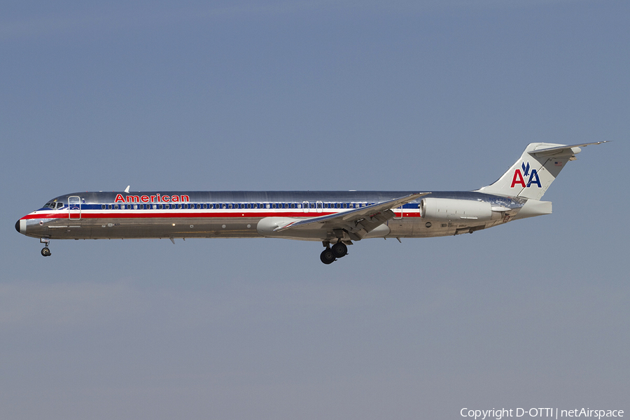 American Airlines McDonnell Douglas MD-82 (N577AA) | Photo 341086