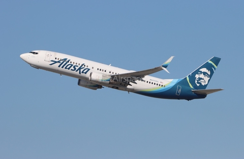Alaska Airlines Boeing 737-890 (N577AS) at  Los Angeles - International, United States