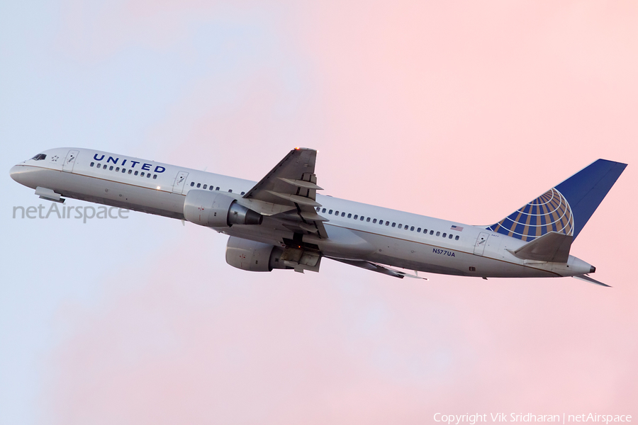 United Airlines Boeing 757-222 (N577UA) | Photo 18537