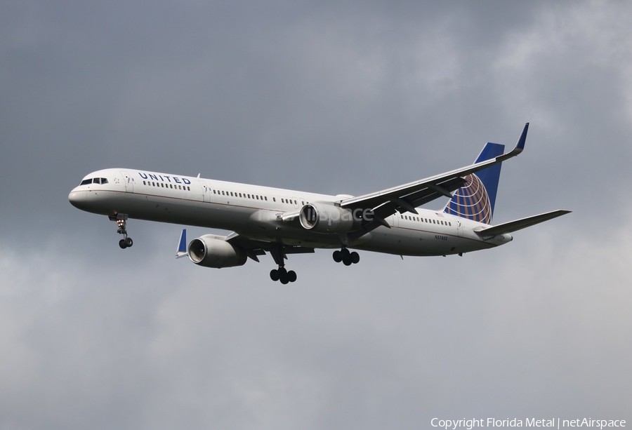 United Airlines Boeing 757-324 (N57852) | Photo 399101