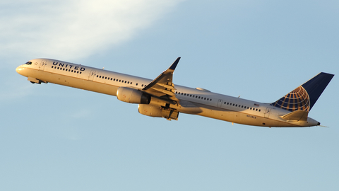 United Airlines Boeing 757-324 (N57855) at  Los Angeles - International, United States