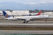 United Airlines Boeing 757-324 (N57857) at  Los Angeles - International, United States