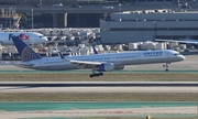 United Airlines Boeing 757-33N (N57862) at  Los Angeles - International, United States