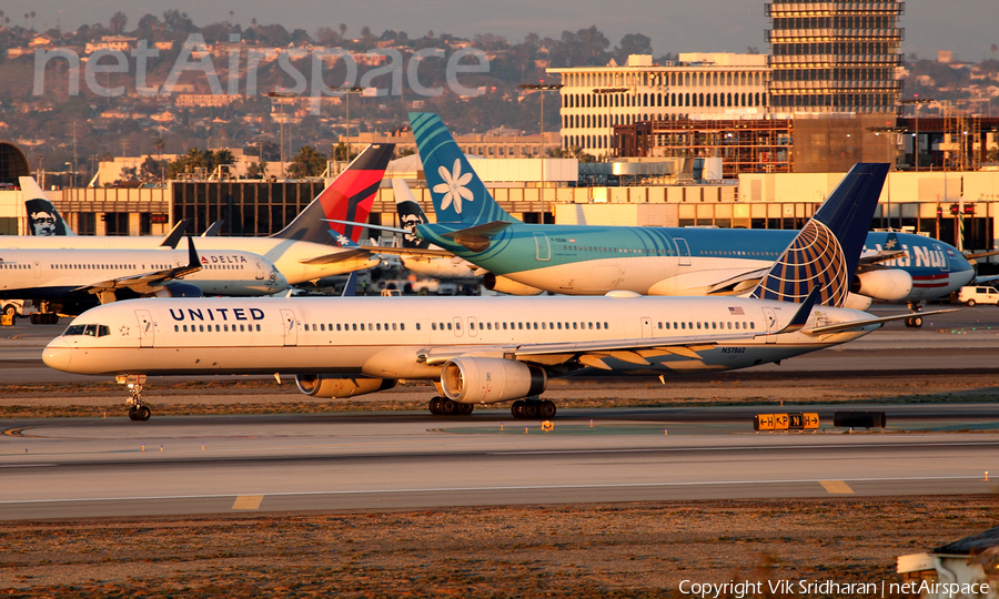 United Airlines Boeing 757-33N (N57862) | Photo 95368