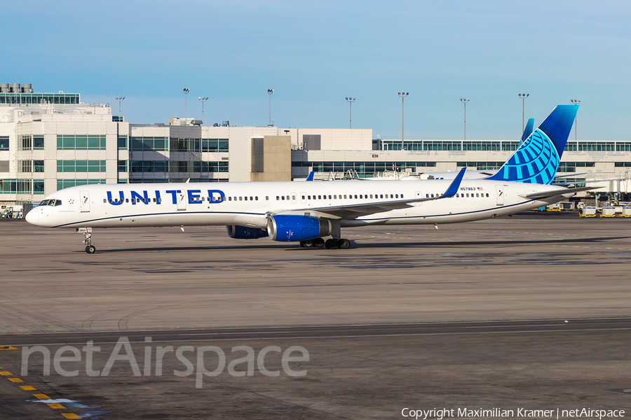 United Airlines Boeing 757-33N (N57863) | Photo 563566