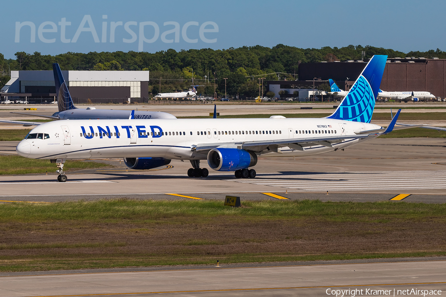 United Airlines Boeing 757-33N (N57863) | Photo 677094