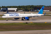 United Airlines Boeing 757-33N (N57863) at  Houston - George Bush Intercontinental, United States