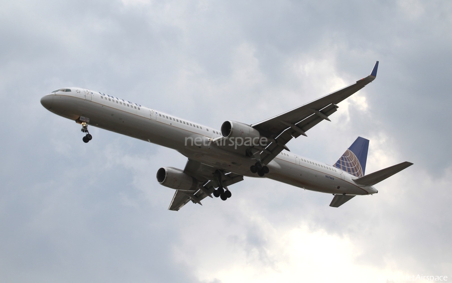 United Airlines Boeing 757-33N (N57863) | Photo 311328