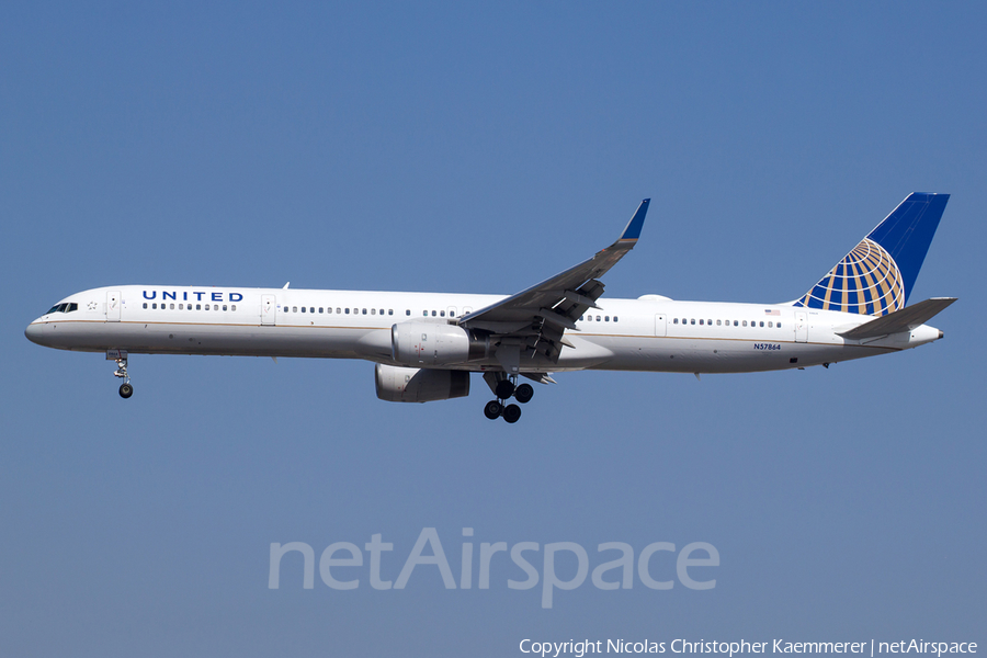 United Airlines Boeing 757-33N (N57864) | Photo 158870