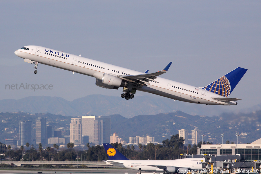 United Airlines Boeing 757-33N (N57864) | Photo 17913