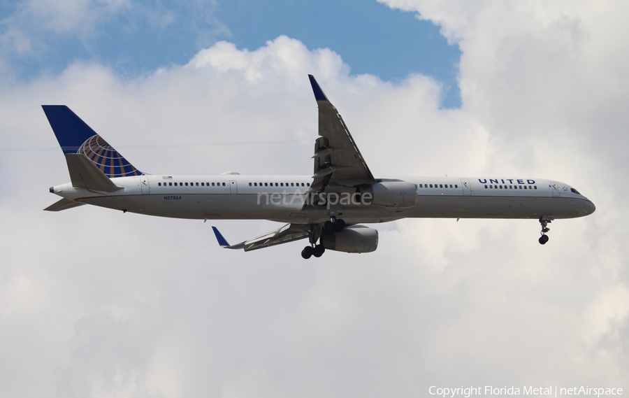 United Airlines Boeing 757-33N (N57864) | Photo 399105