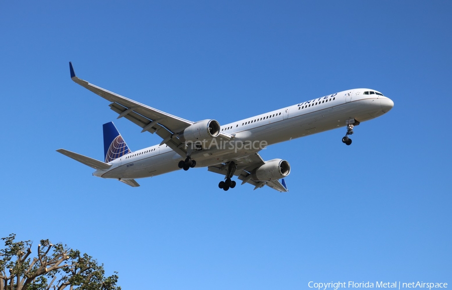 United Airlines Boeing 757-33N (N57869) | Photo 311330