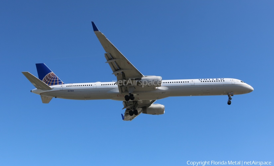 United Airlines Boeing 757-33N (N57869) | Photo 399106