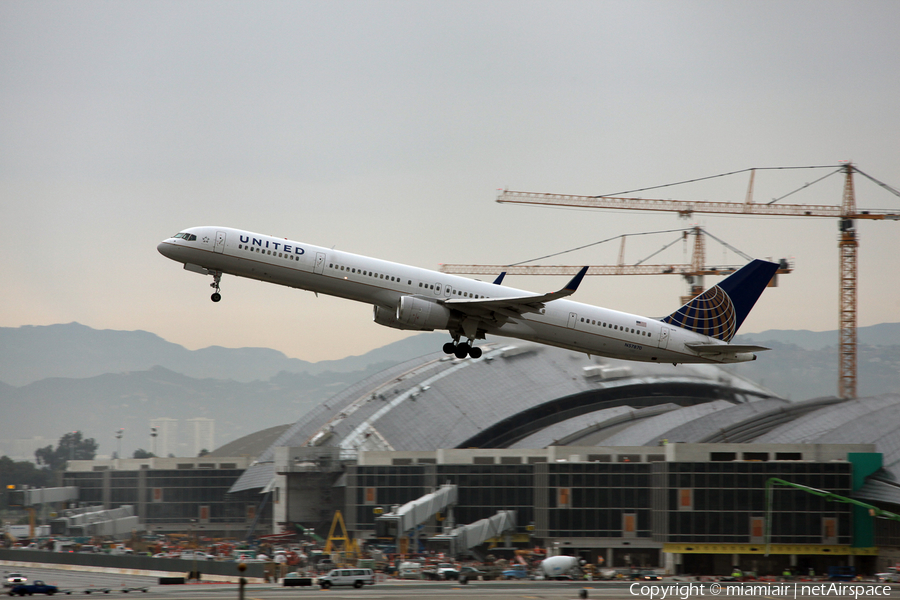 United Airlines Boeing 757-33N (N57870) | Photo 10324
