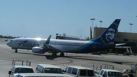 Alaska Airlines Boeing 737-890 (N579AS) at  Los Angeles - International, United States