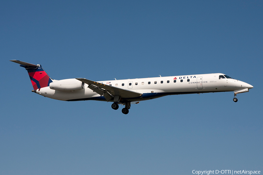 Delta Connection (Chautauqua Airlines) Embraer ERJ-145LR (N579RP) | Photo 386164