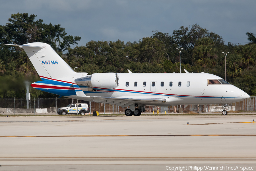 (Private) Bombardier CL-600-2B16 Challenger 605 (N57MH) | Photo 241372