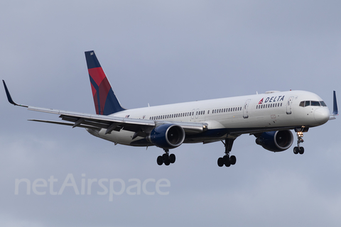 Delta Air Lines Boeing 757-351 (N581NW) at  Ft. Lauderdale - International, United States