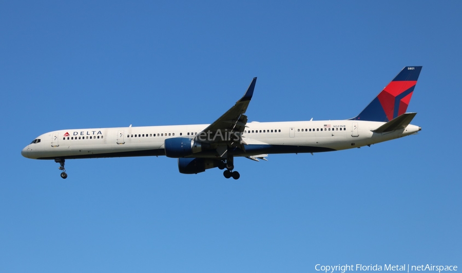 Delta Air Lines Boeing 757-351 (N581NW) | Photo 613584