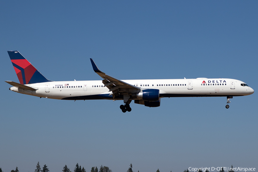 Delta Air Lines Boeing 757-351 (N581NW) | Photo 522598