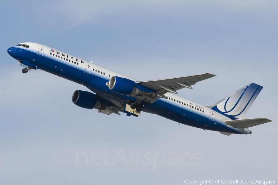 United Airlines Boeing 757-222 (N581UA) | Photo 40774