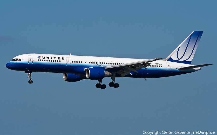 United Airlines Boeing 757-222 (N581UA) | Photo 2560