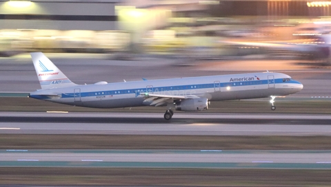 American Airlines Airbus A321-231 (N581UW) at  Los Angeles - International, United States