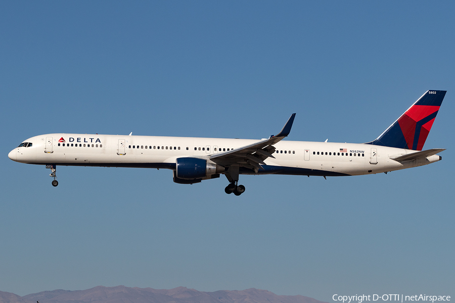 Delta Air Lines Boeing 757-351 (N582NW) | Photo 139127