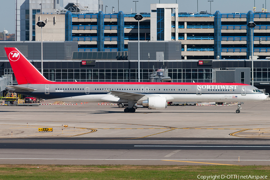 Northwest Airlines Boeing 757-351 (N582NW) | Photo 190448